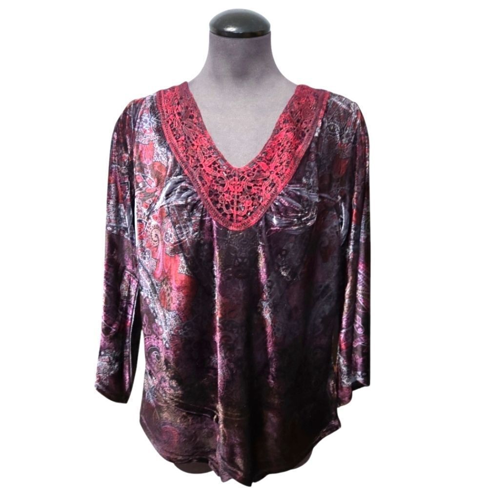 EC UNITY WORLD WEAR ASOMETRICAL PAISLEY BLOUSE W/LACE TRIM SZ.M